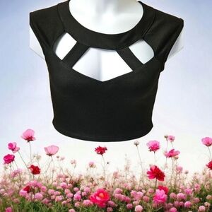 ARDEN B. Women's black sleeveless front cut out sexy cropped summer top size L